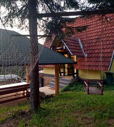 Tarski vrh