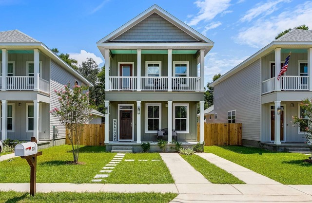 Tastefully Decorated |Fenced Yard |Fire Pit |Parking |Edge of Downtown Pensacola|10 Min to N.A.S.