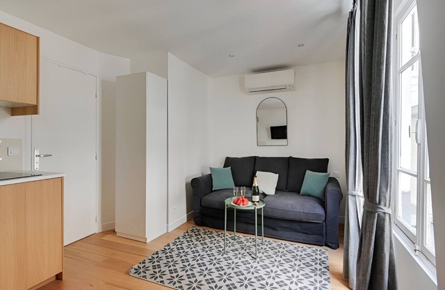 TBS 16 - Elegant studio in Montorgueil district