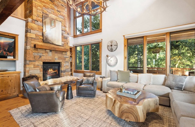 Telemark A: Ski-In/Out Luxury with Mountain Views