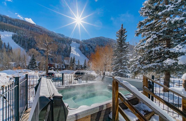 Telluride Lodge Unit 301 Lift-Side Condo 3 Bedrooms, 2.5 Bathrooms - Sleeps 6