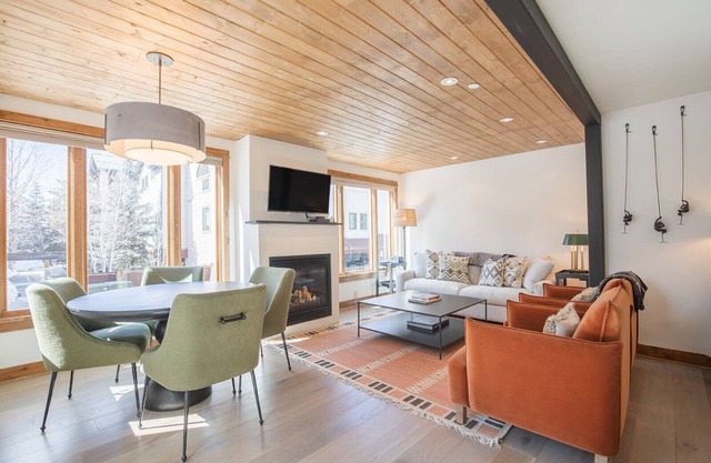 Telluride Summer Luxury | Riverfront 3BR Near Gondola/Trails