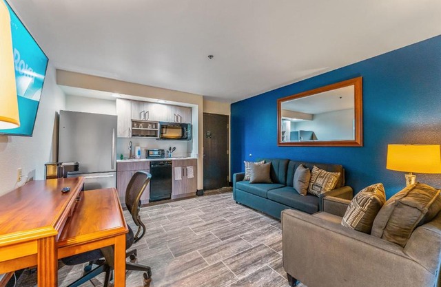 Tempe Apt sleeps 4