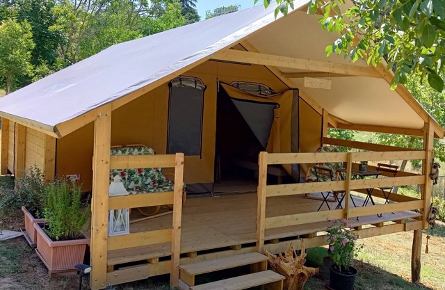 Tenda Noceto con Piscina