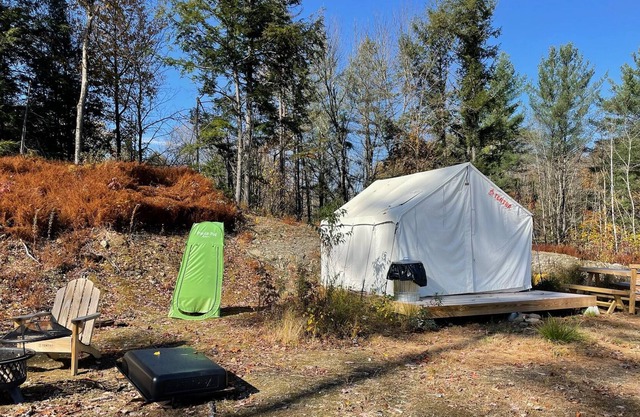 Tentrr Signature Site - Critter Creek Stowe Campsite