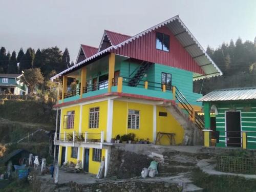 Tenzing Homestay By StayApart