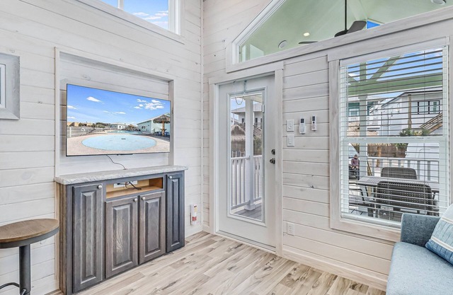 Tequila Sunrise Sfth6 1 Bedroom Cottage by RedAwning