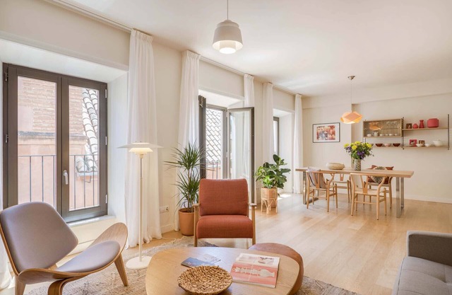 Teresa - stunning apartment for 4 people in Malaga city centre by Solaga