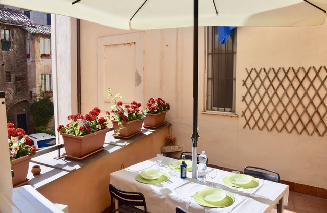 TERRACE THE HEART OF ROME, Piazza Spagna, JEWISH GHETTO TRASTEVERE 5 MIN WALK.