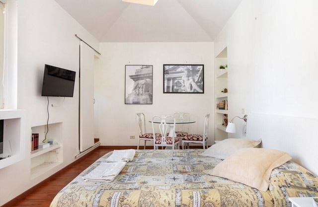 Terrazzo Frattina Penthouse with terrace close to Spanish Steps
