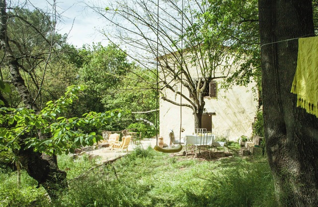 Terre libre 1&2, country house with garden shed, river, above-ground pool