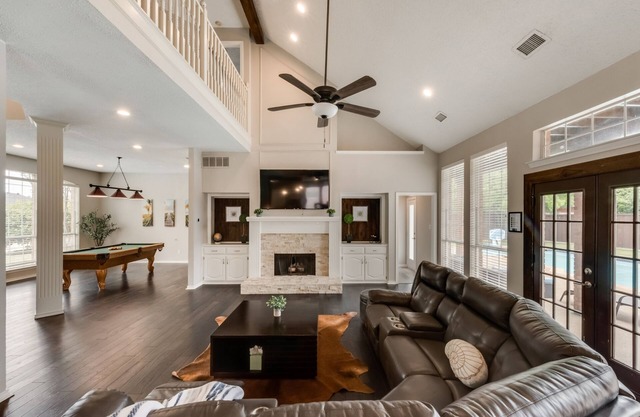 Texan House Near Lake 4 Bed 3 Bath Hot Tub*