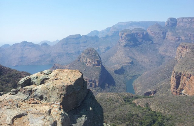Thaba Tsweni Lodge and Safaris