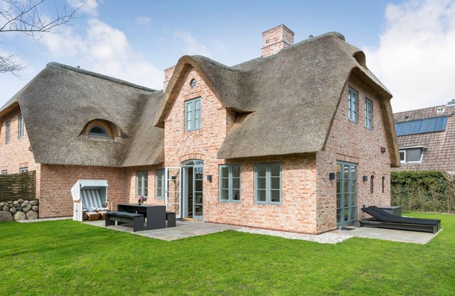 Thatch. Stylish. Nordic.