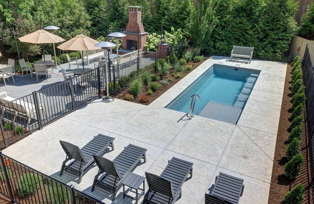 The 200 South St | Queen Rm 4