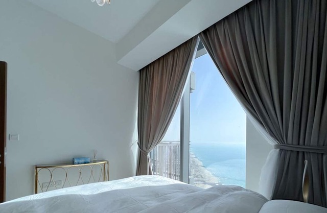 The 5242 Tower 1 Dubai Marina - AL Maraseem