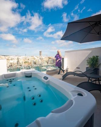 The Address Seafront Suites with Hot Tub