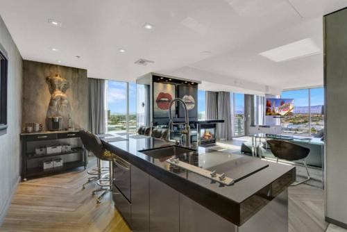 The Adele Palazzo Suite at Palms Place