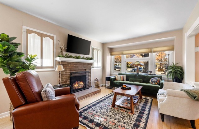 The American Dream: Historic S Mt Vernon Craftsman