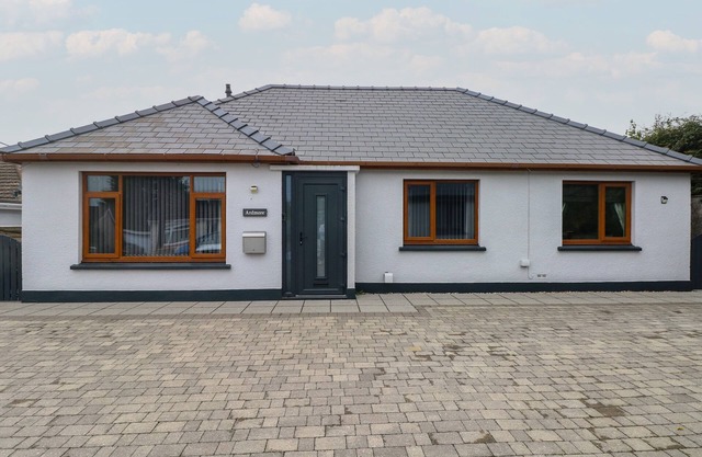THE ANNEXE, pet friendly, with a garden in Kilgetty