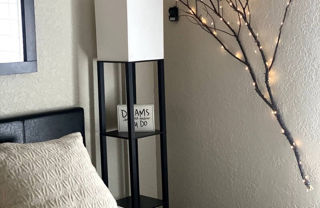 The Baylor House - 4 Bedroom/4Bath - 2nd Street