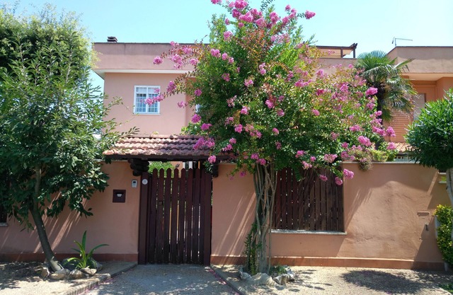 The beach house a stone's throw from the center of Rome and 20 min. from Fco airport