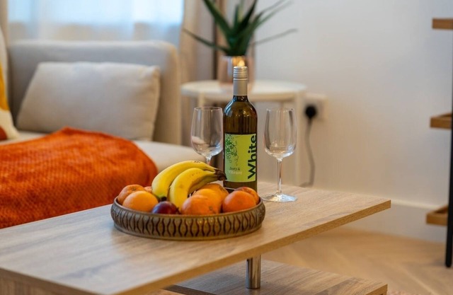 The Beach Way- specious Apt