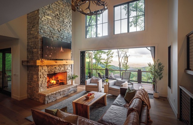 The Bear Cave at Eagles Nest - luxury new build