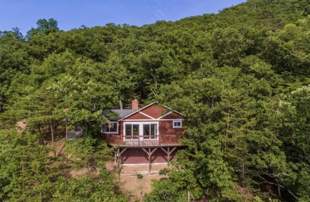 The Bear Den - Mountain Cabin w/Spectacular Views