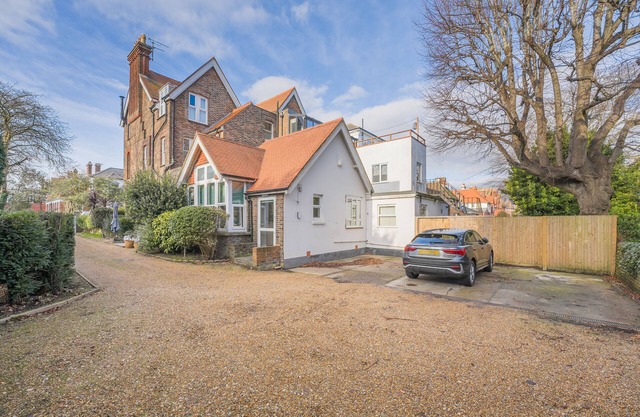 The Beech - Two Bedroom Apartment, Sleeps 4