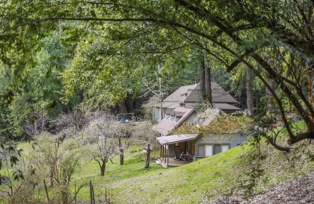 The Beehive- 4-bedroom house at Leonard Lake Reserve
