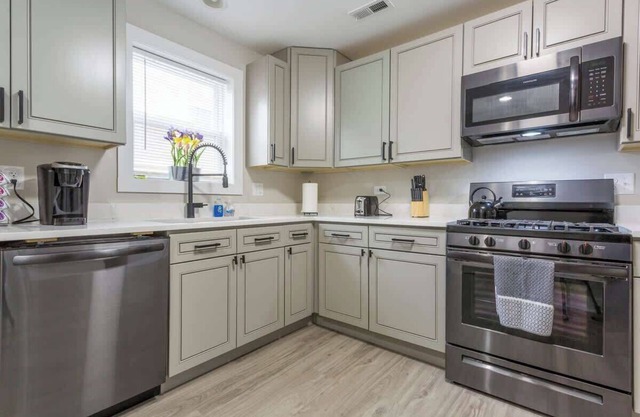 *The Belltower Haven*Large*Family Friendly*Wi-Fi