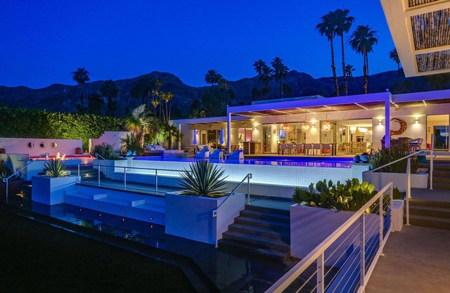 'The Bird House' Swanky poolside paradise