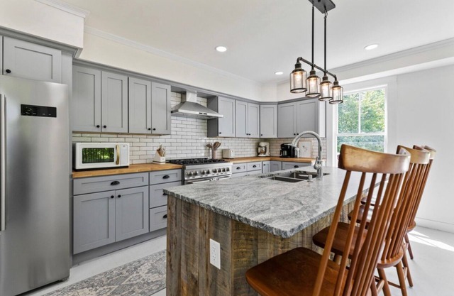 The Blueberry House - Spacious, Family & Pet-Friendly Retreat near Sebago Lake