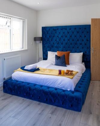 The Bluebird Apartment, Built in 2023, 2 minutes walk to JR Hospital & Manor, Ideal for Oxford Brookes University