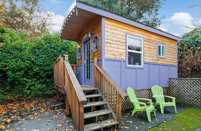 The Boho - Custom Tiny Home w/Bohemian Vibe