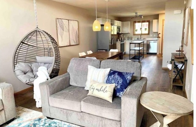 The Boho Retreat- Cozy and welcoming in a Central location