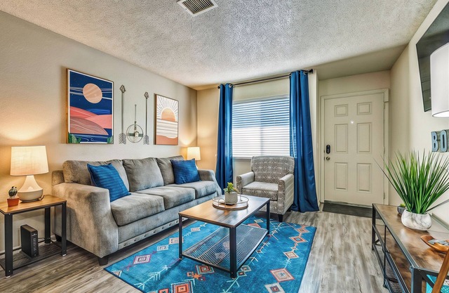 The Boomer | Pool | W/D | Gym | Dog Friendly | OU!