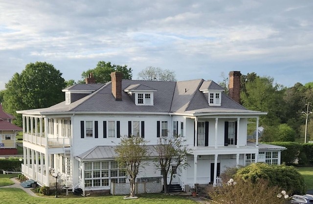 The Boxwood Inn General Pershing Suite