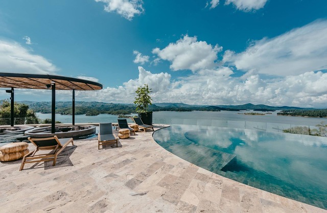 The Brown, Guatape, Autograph Collection