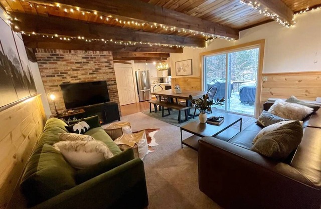 The Bubbly Bear - Attitash, N Conway, Relaxed Luxe