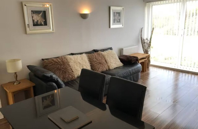 The Bungalow, Lingdale