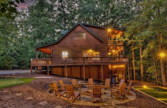 The Caddy Shack/Mini Golf, Hot tub, Arcades