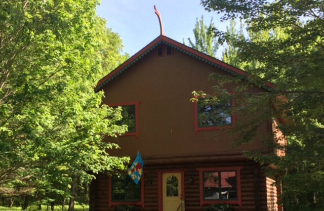 The Cardinal Nest - A Norwegian Stabbur