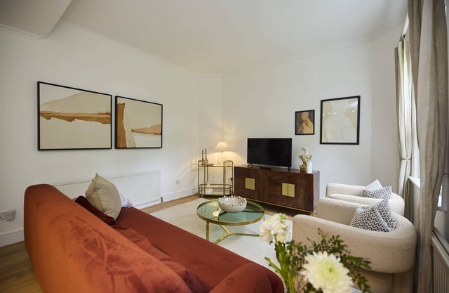 The Carlton Nook - 2BR Apartment with Patio