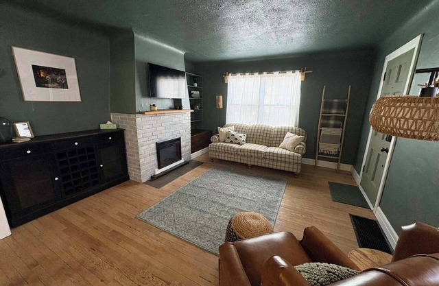 The Clover Cottage - Rolla's St.Pat's Themed house near S&T, Acorn Trail & more!