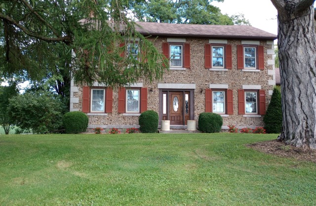 The Cobblestone Chateau & Gardens - beautiful country - In/gr swimming pool!nnn