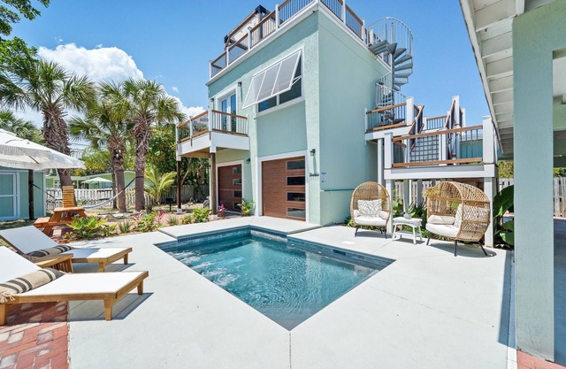 The Cocoa Boho Rooftop Retreat - 2 min walk to the beach!