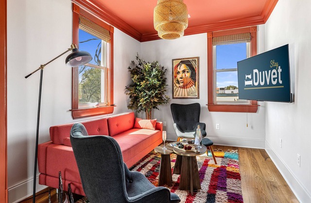 The Contemporary | Downtown Park Circle Gem