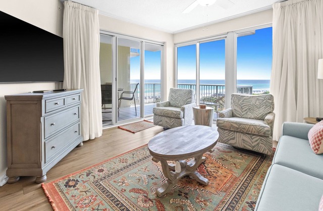 The Crescent 306 by Scenic Stays